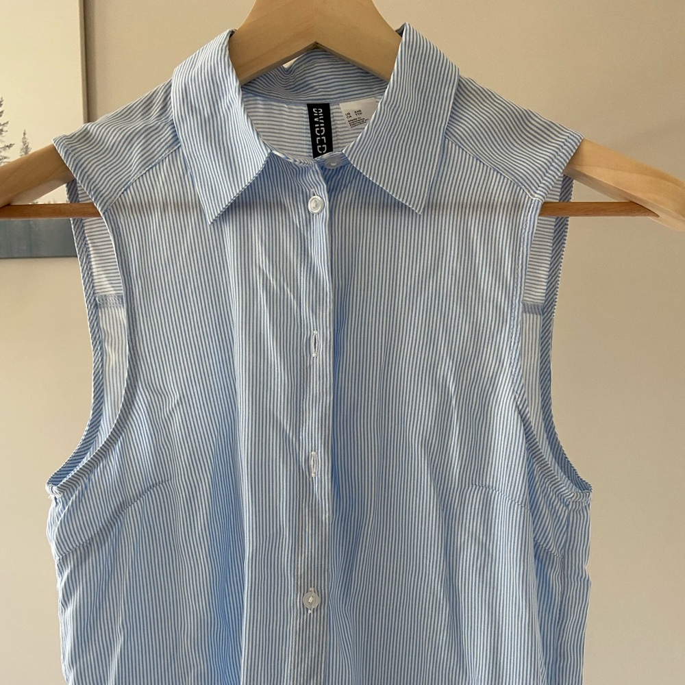 H&M blouse - Picture 2 of 4